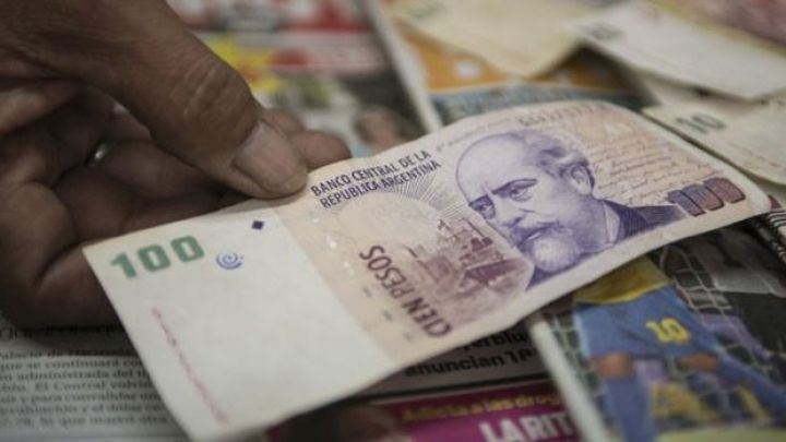 Argentina Pesosu Mərkəzi Bank xəbərilə kəskin ucuzlaşıb