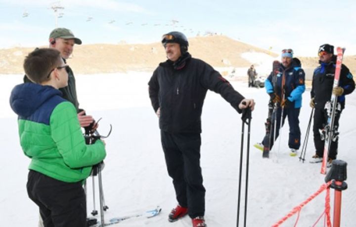 Prezident “Şahdağ”da görülən işləri yoxladı, xizək sürdü - FOTOLAR 