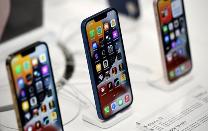 Rusiyada Apple noutbukları və telefonları kəskin bahalaşıb
