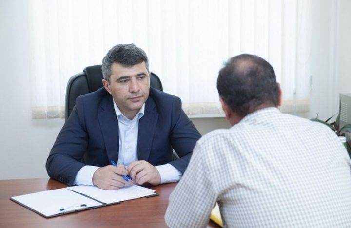 Apreldə vətəndaşların qəbulu cədvəli açıqlandı