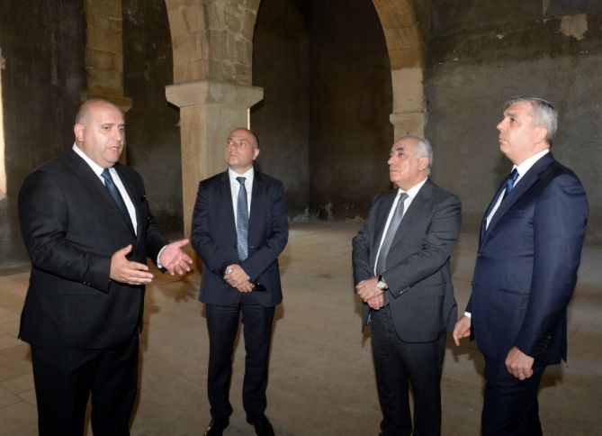 Əli Əsədov və Samir Nuriyev işğaldan azad olunmuş ərazilərə səfər edib