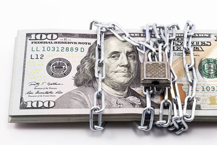 Dolların sabah üçün rəsmi məzənnəsi müəyyən edilib