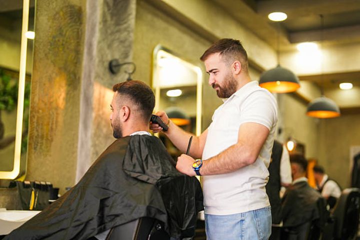 Toy aparıcıları, aşıq, bərbər, pinəçi, dayə, aşbaz, sürücü, bağban və ofisiantlar üçün sosial sığorta haqqı artırılır