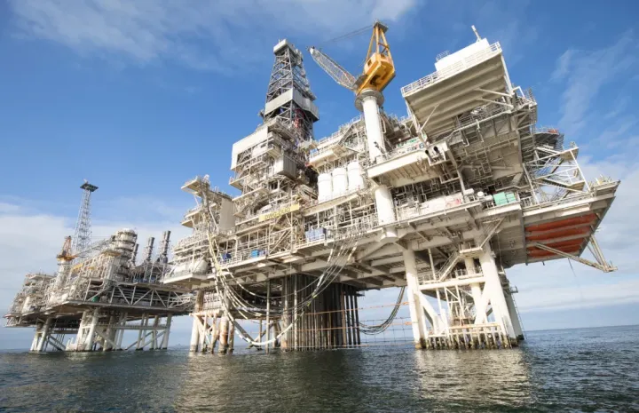 Quyulardan neft hasilatı azalır: bp maksimum hasilat üçün Xəzərə yeni texnologiya gətirir - Çoxmilyonluq müqavilə imzalanıb