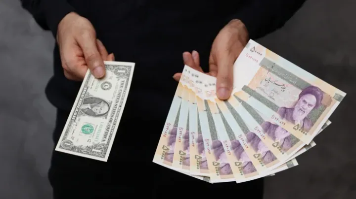 İranın pul vahidi dollar qarşısında tarixi minimumda