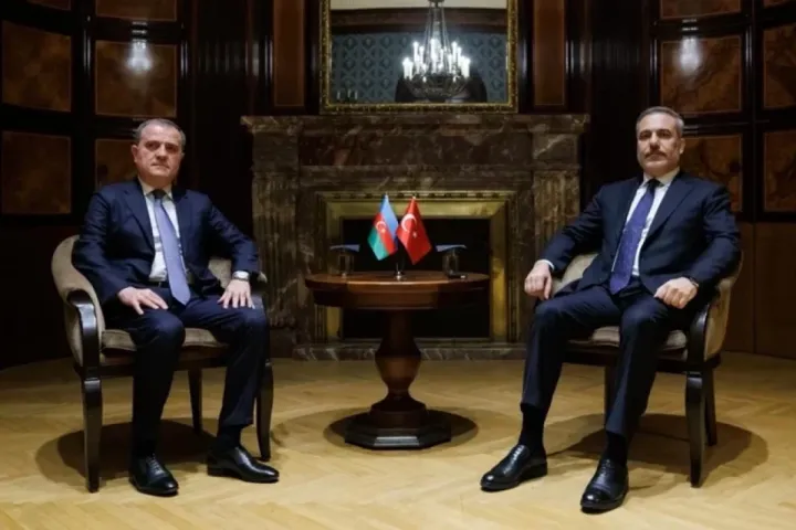 Bayramov və Fidan arasında telefon danışığı aparılıb