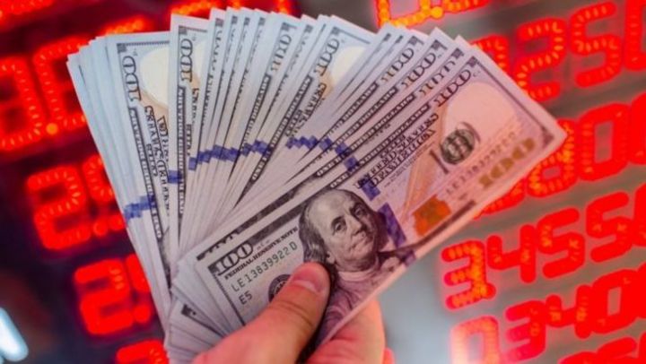 Dolların sabaha olan rəsmi məzənnəsi açıqlandı
