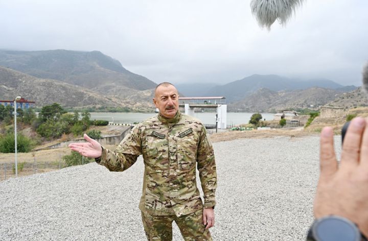 İlham Əliyev  Suqovuşanda Azərbaycan bayrağını ucaldıb və çıxış edib - TAM MƏTN