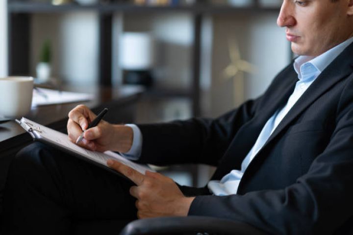 Turizm şirkəti reklamda qiymətləri Azərbaycan manatı ilə göstərmədiyi üçün cərimələnib